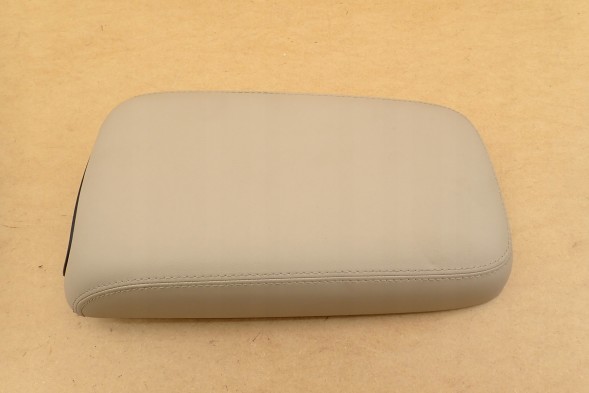 Mopar DODGE CHARGER 2013- PODŁOKIETNIK 1VT06HL1AF LANCIA THEMA OEM NOWY MOPAR DODGE CHARGER 2013- ПІДЛОКІТНИК 1VT06HL1AF LANCIA THEMA OEM MOPAR