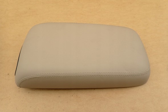 Mopar DODGE CHARGER 2013- PODŁOKIETNIK 1VT06HL1AF LANCIA THEMA OEM NOWY MOPAR DODGE CHARGER 2013- ПІДЛОКІТНИК 1VT06HL1AF LANCIA THEMA OEM MOPAR