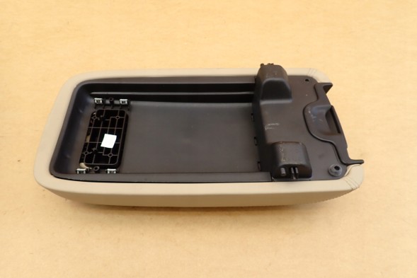 Mopar DODGE CHARGER 2013- PODŁOKIETNIK 1VT06HL1AF LANCIA THEMA OEM NOWY MOPAR DODGE CHARGER 2013- ПІДЛОКІТНИК 1VT06HL1AF LANCIA THEMA OEM MOPAR
