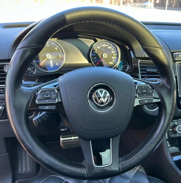 Volkswagen OE 7P6.959.537 / 8 , 7P6.959.542 2010-2018 Volkswagen Touareg 7P рамки КАРБОН + кнопки керма