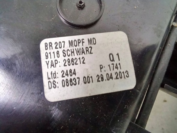 Mercedes-Benz OE MERCEDES E C207 W207 207 ПРИПЛИВНА РЕШІТКА ЦЕНТРАЛЬНА ДОШКА ХРОМ A2078300000