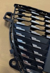 PC SD3Y5 РЕШІТКА ПЕРЕДНЬОГО БАМПЕРА PEUGEOT 208 2019- 98232100VD