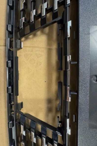 PC SD3Y5 РЕШІТКА ПЕРЕДНЬОГО БАМПЕРА PEUGEOT 208 2019- 98232100VD