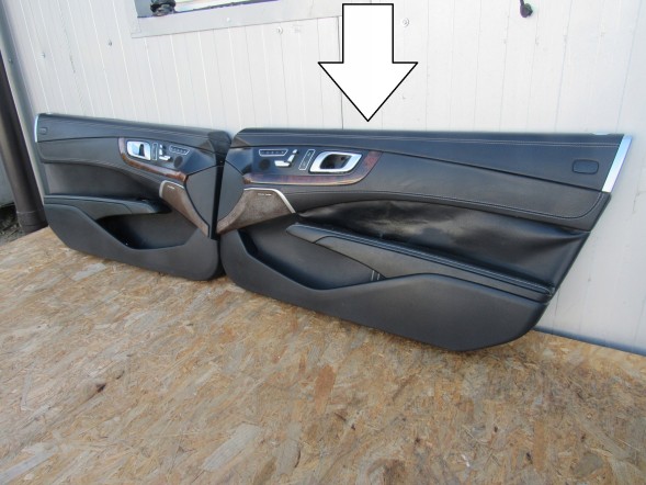 Mercedes-Benz OE 2307200270 MERCEDES SL 231 W231 ОББИВКА БІК ДВЕРЕЙ, ПРАВА A2317200270