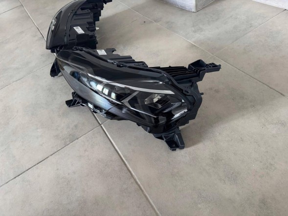 DS Передній лівий рефлектор (фара) DS Automobiles 3 Crossback 9845437180 Full LED