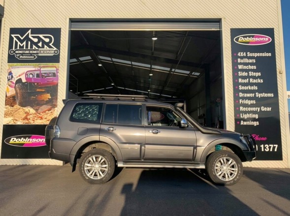 Dobinsons DOBINSONSPAJEROIMS КОМПЛЕКТ ПІДВІСКИ MITSUBISHI PAJERO 3 4 DOBINSONS
