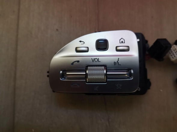 Mercedes-Benz OE Кнопки на кермі Mercedes A0999051604