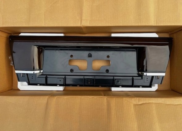 Mazda OE OEM BLENDA ЗАСЛІНКИ БАГАЗНИКА ЛАМПИ МАСИВУ 8BGB-51-390 MAZDA 626 5 двері