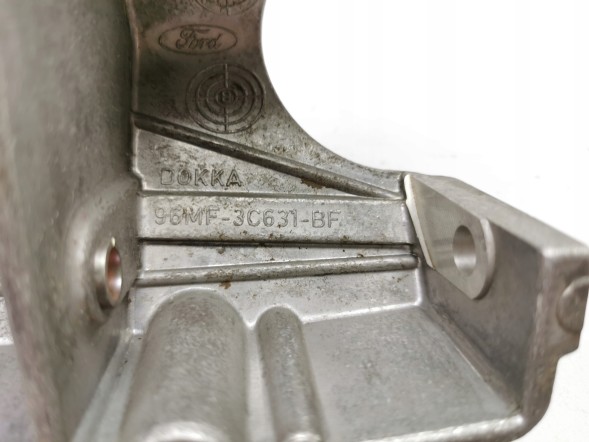 Ford OE Кронштейн насоса гідропідсилювача керма Ford Fiesta 1995-2002 OE 1004470