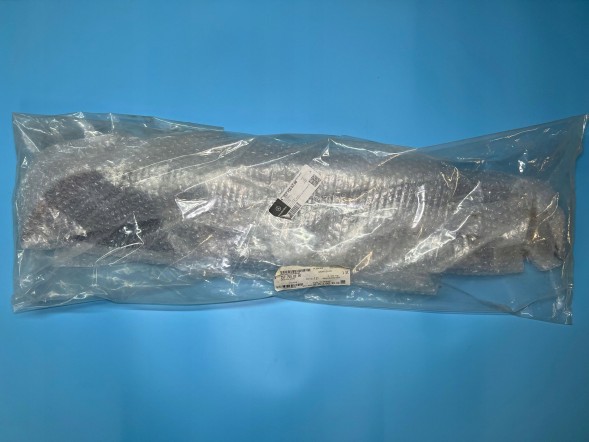 Mercedes-Benz OE 2577500200, A2577500200, A-257-750-02-00 НОВА ОРИГІНАЛЬНА КРИШКА ЗАСЛІНКИ БАГАЖНИКА MERCEDES-BENZ CLS C257 A2577500200