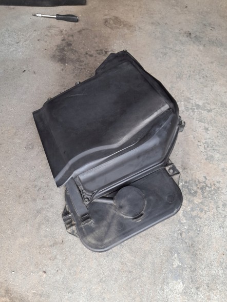 Audi OE КРИШКА КОНТРОЛЕРА AUDI A4 01-08 OE VAG 8E1907355C