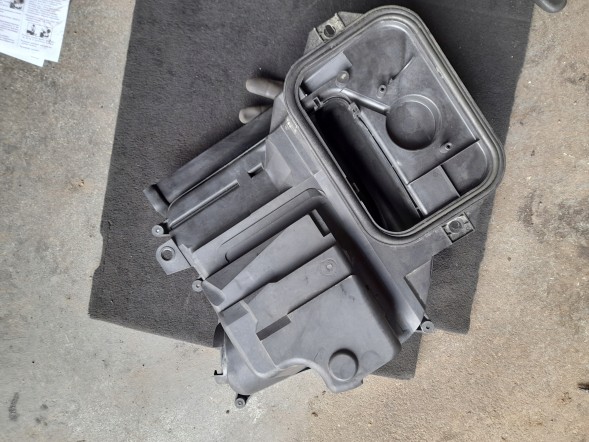 Audi OE КРИШКА КОНТРОЛЕРА AUDI A4 01-08 OE VAG 8E1907355C