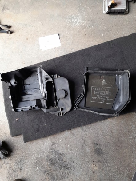 Audi OE КРИШКА КОНТРОЛЕРА AUDI A4 01-08 OE VAG 8E1907355C