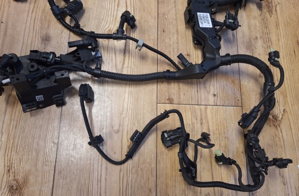 BMW OE 12519888915 9888915 BMW G20 G22 G26 ДРІТЯНА ПРИЛАДОВА ПАНЕЛЬ ДВИГУНА ДИЗЕЛЬ