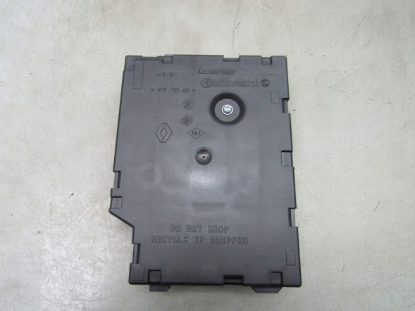 Renault OE 285902584R TRAFIC III CZYTNIK KARTY GNIAZDO WEJŚCIE ВЛУЧНИЙ III ЗЧИТУВАЧ КАРТИ СЛОТ ВХІД 285902584R 93462571 28 59 025 84R