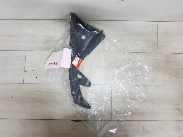 Honda OE 71290-3M0-000 Накладка під фару передня ліва нова OEM Honda HR-V III 21-