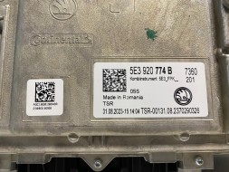 Skoda OE LICZNIK 5E3920774 SKODA OCTAVIA 4 IV 1.4 E-TSI HYBRID ЛІЧИЛЬНИК ГОДИННИК VIRTUAL COCPIT 5E3920774