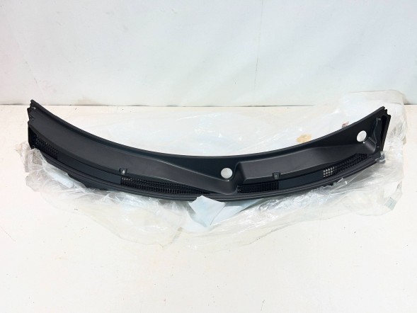 Suzuki OE 7233153R0 pmi150921 ВЕРХНЯ ПАНЕЛЬ ПІД ЛОБОВЕ СКЛО SUZUKI SWIFT MK8 72331-53R0