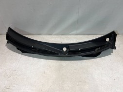 Suzuki OE 7233153R0 pmi150921 ВЕРХНЯ ПАНЕЛЬ ПІД ЛОБОВЕ СКЛО SUZUKI SWIFT MK8 72331-53R0