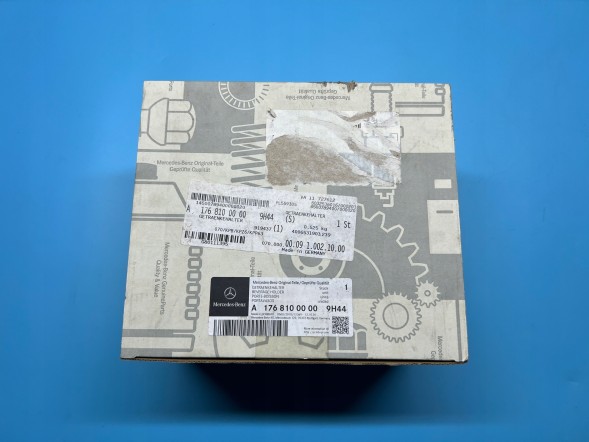Mercedes-Benz OE 1768100000, A1768100000, A-176-810-00-00, A17681000009H44 ЗБЕРІГАННЯ ПІДСТАВКА ДЛЯ НАПІЮ MERCEDES-BENZ CLA C117 A1768100000