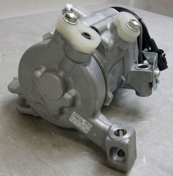 Denso Suzuki SX4 Vitara 447280-5040 Denso Sprężarka 4pk Suzuki SX4 Vitara 447280-5040 Denso Компресор 4pk