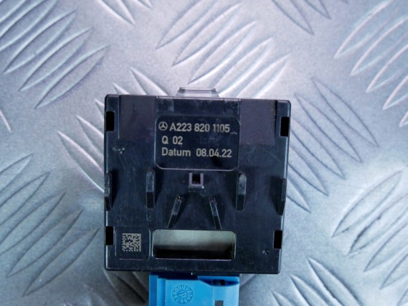Mercedes-Benz OE Gniazdo złącze port USB C MERCEDES C E S A2238201105 Розетка роз'єм порт USB C MERCEDES C E S A2238201105