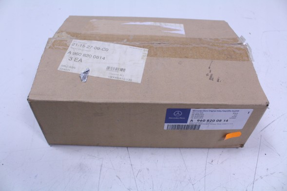 Mercedes-Benz OE ПЛАСТИКОВА ЗАХИСНА НАКЛАДКА MERCEDES A9608200814