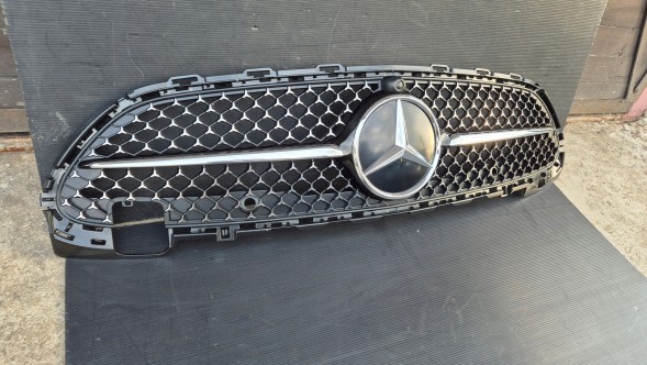 Mercedes-Benz OE GRILL ATRAPA CHŁODNICY MERCEDES C-KLASA W206 2021- AMG LINE BLACK Муляж решітки радіатора GRILL Mercedes C Klasa W206 2021- AMG LINE OE A2068882100
