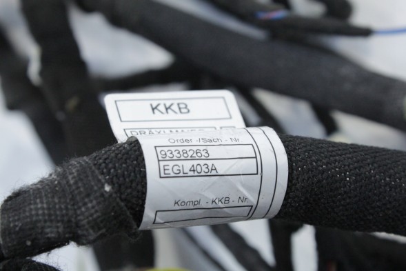 BMW OE 6827318 61126827318 9352509 61129352509 9338263 9339073 ПРОМІНЬ УСТАНОВКА ДВЕРЕЙ ПРАВИЙ ПЕРЕДНІЙ ВОДІЙ BMW i8 I12 6827318