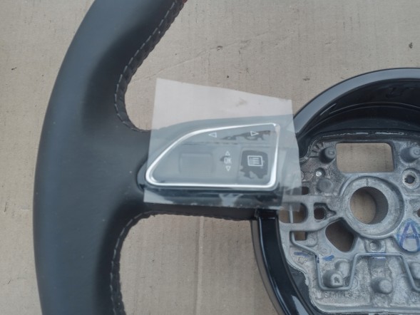 Audi OE 8X0064244B AUDI A1 МНОГОФУНКЦІОНАЛЬНЕ КЕРМО З ПЕРУСТЯМИ