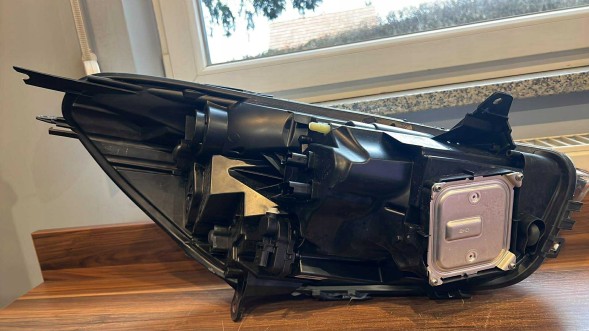 MAGNETI MARELLI 712106001120 Magneti marelli lpr692 фара renault clio iv