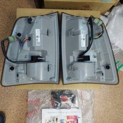 Eagle Eyes RAM 09-18 LAMPY TYŁ DYMIONE WZÓR GEN. 5 DODGE RAM IV 2009- ЛАМПА ЛАМПИ КОМПЛЕКТ ДИМОВАНІ LED ЖОВТИЙ ПОВОРОТНИК В СТИЛІ GEN.5