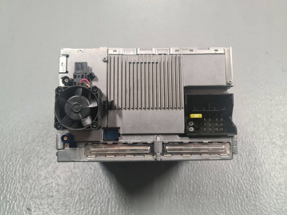 BMW OE MRKAAA BMW E90 E91 E92 E93 RADIO CZYTNIK NAVI 9185536 BMW E90 E91 E92 E93 РАДІО ПРИСТРІЙ НАВІГАЦІЯ 9185536