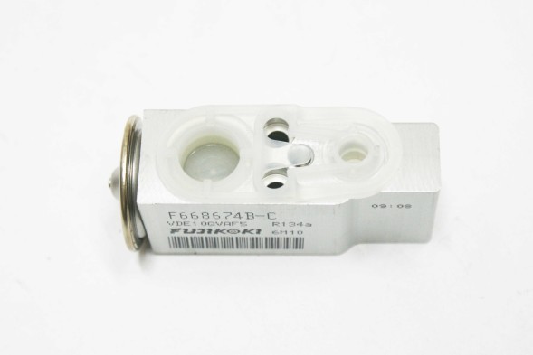 Toyota OE 88515-0H010 Розподільний клапан кондиціонування повітря OE Toyota Aygo B1 Peugeot 107 Citroen C1 1.0