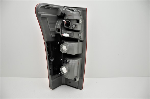 Abakus 213-1937R-UE Isuzu d-max dmax 16- led нова права задня фара права