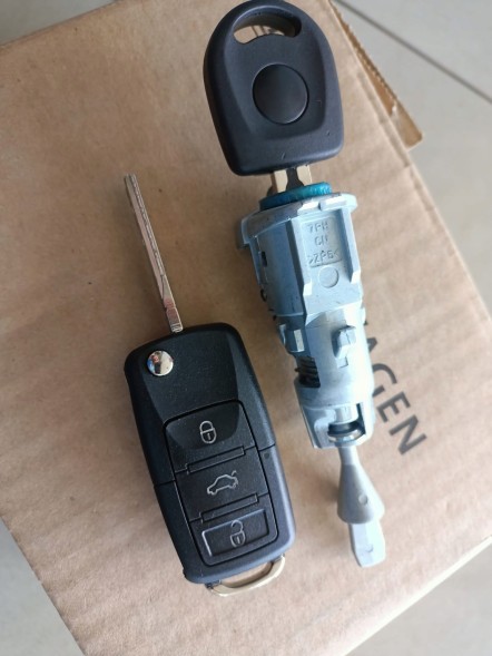 Китай 3B0837207F NOWY LEWY ZAMEK WKŁADKA ZAMKA DO DRZWI LEWYCH VW GOLF 5 V JETTA III GOLF 5+ ЛІВИЙ ЗАМОК ВСТАВКА ЗАМКА ДЛЯ ЛІВИХ ДВЕРЕЙ VW ГОЛЬФ 5 V JETTA III ГОЛЬФ 5+