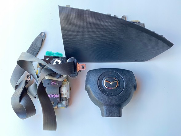 Mazda OE DD1057K7097 DE6057K0097 Комплект ременів безпеки водія пасажира Mazda 2