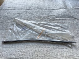 Renault OE 828218445R 82 82 184 45R renault megane 4 listwa ozdobna ochronna zgarniająca tylna tylnych tył drzwi lewych lewej lewego lewa chrom chromowana НОВА ОРИГІНАЛЬНА ПЛАНКА ХРОМ ДВЕРІ RENAULT MEGANE IV 2016-2023 ЛІВА LH ЗАДНЯ