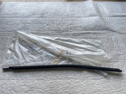 Renault OE 828218445R 82 82 184 45R renault megane 4 listwa ozdobna ochronna zgarniająca tylna tylnych tył drzwi lewych lewej lewego lewa chrom chromowana НОВА ОРИГІНАЛЬНА ПЛАНКА ХРОМ ДВЕРІ RENAULT MEGANE IV 2016-2023 ЛІВА LH ЗАДНЯ
