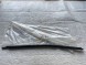 Renault OE 828218445R 82 82 184 45R renault megane 4 listwa ozdobna ochronna zgarniająca tylna tylnych tył drzwi lewych lewej lewego lewa chrom chromowana НОВА ОРИГІНАЛЬНА ПЛАНКА ХРОМ ДВЕРІ RENAULT MEGANE IV 2016-2023 ЛІВА LH ЗАДНЯ