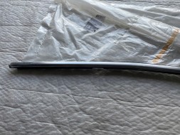 Renault OE 828218445R 82 82 184 45R renault megane 4 listwa ozdobna ochronna zgarniająca tylna tylnych tył drzwi lewych lewej lewego lewa chrom chromowana НОВА ОРИГІНАЛЬНА ПЛАНКА ХРОМ ДВЕРІ RENAULT MEGANE IV 2016-2023 ЛІВА LH ЗАДНЯ