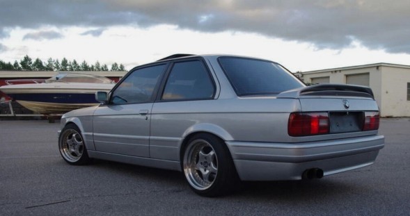 BM AR-BM-0301+ SPOILER lotka BMW E30 Mtech 2 Спойлер-накладка для BMW E30 Mtech 2 Седан купе кабріолет Серія 3 Mtechnik