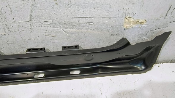 Audi OE 8U0801252 MBAP13 ВНУТРІШНІЙ ПОРІГ ПАНЕЛЬ ПРАВА AUDI Q3 8U0
