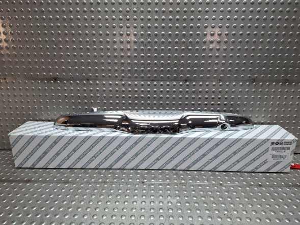Fiat OE S26337862 ХРОМОВАНА НАКЛАДКА КЛАПАНА 0735516207 FIAT 500 2007-