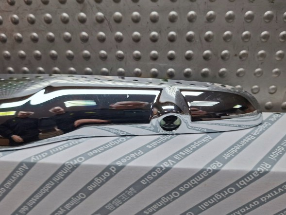 Fiat OE S26337862 ХРОМОВАНА НАКЛАДКА КЛАПАНА 0735516207 FIAT 500 2007-