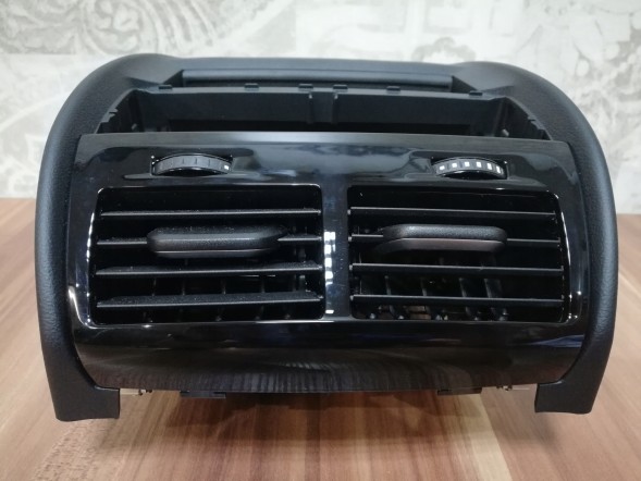 BMW OE 6871893 OSŁONA Кришка, задній вентиляційний тунель BMW 5 G30 G31