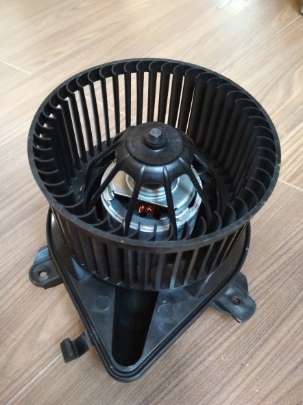 Polcar 6441S0 Повітродувка нагр.C берлінго р партнер