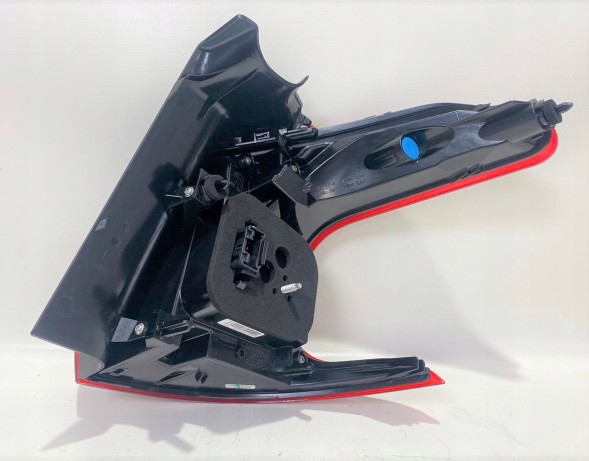 Peugeot OE 9826730480 123AUTOCZESCI НОВА ОРИГІНАЛЬНА LED ЛАМПА ЛІВА ЗАДНЯ - PEUGEOT 2008 LIFT 2016-2019