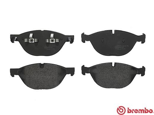 P06058 BREMBO Комплект гальмівних колодок з 4 шт дисків