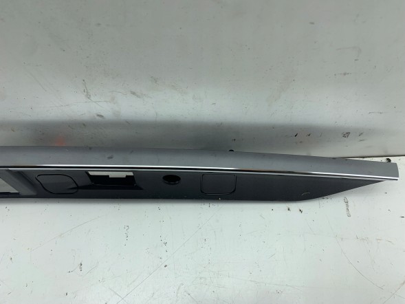 Mercedes-Benz OE A2047402193 НАКЛАДКА БАГАЖНИКА MERCEDES W204 BLENDA НОВА ХРОМ
